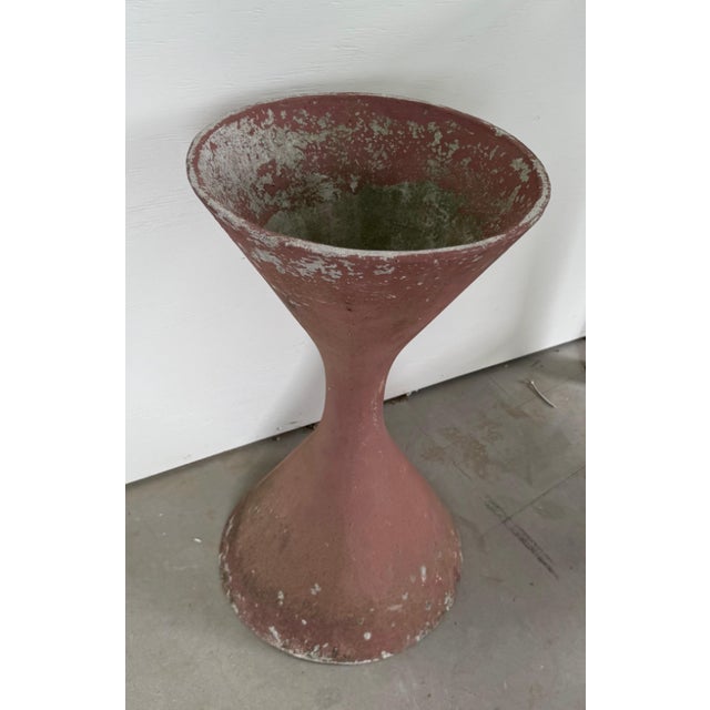 Mid-Century Modern Terra Cotta Painted Hourglass Planter For Sale - Image 6 of 9