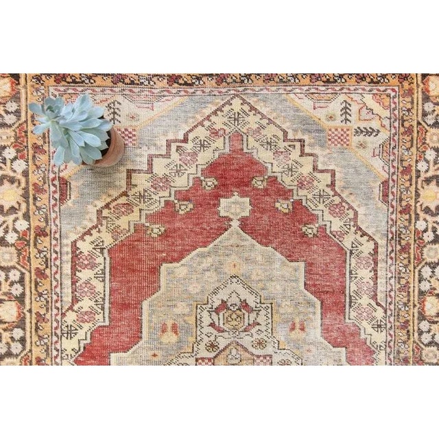 Traditional 1950s Vintage Oushak Medallion Rust Red Brown Small Accent Hand-Knotted Wool Rug 1950s - 4’3” X 6’ For Sale - Image 3 of 10