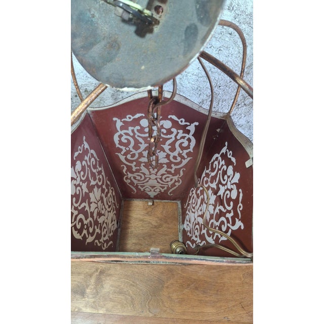 Napoleon III Hanging Lantern in Gilded Wrought Iron and Engraved Glass, 1800s For Sale - Image 6 of 10