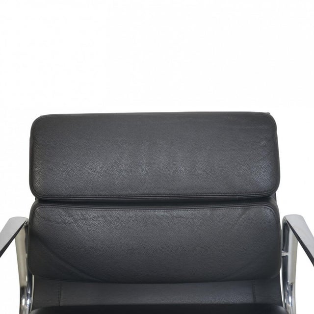 EA208 Chair in Black Leather by Charles Eames, 2000s For Sale - Image 3 of 17