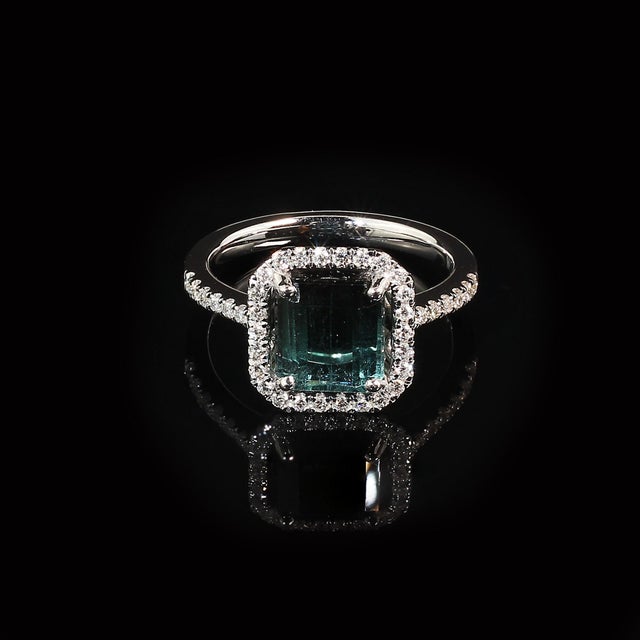 2020s Green Tourmaline and Diamond Dinner Ring Size 6.5 For Sale - Image 5 of 11