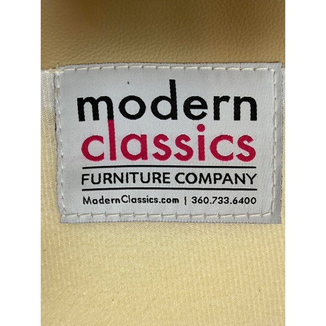 Le Corbusier, Jeanneret, Perriand Modern Classics Petite Corbusier Style Loveseat, Parchment For Sale - Image 4 of 12