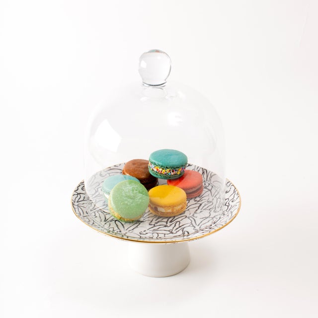 Just when you thought dessert couldn't get any better! Our fun-footed Rabbit Run Dessert Stand is a standout piece to add...