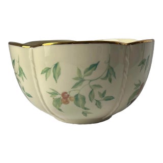 Late 20th Century Lenox Elegant Morningside Cottage Nut Bowl or Candy Dish 24k Gold Trim With Bumblebee Butterfly Ivy Design For Sale