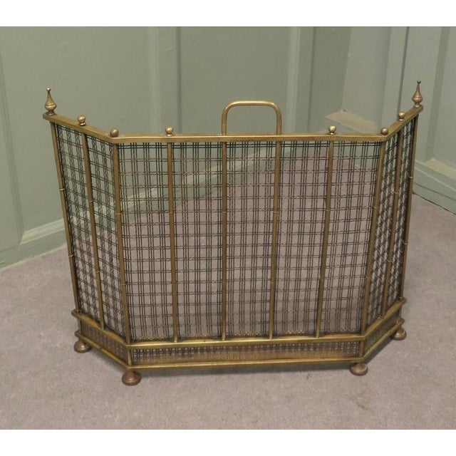 Superb Brass Fire Guard Screen This is a Fine Quality Screen, it is designed to wrap around the fire, it has an intricate...