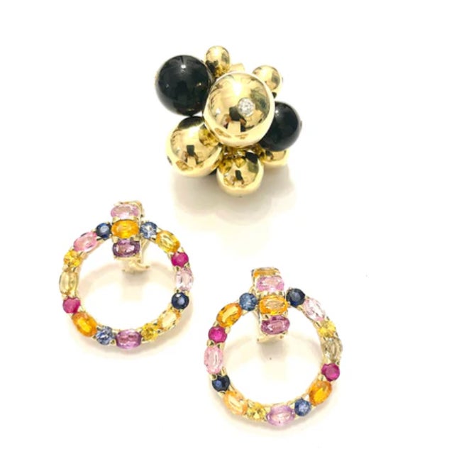 Andrew Clunn 18kt Yellow Gold and Onyx Tassel Ring With Diamonds For Sale - Image 4 of 12