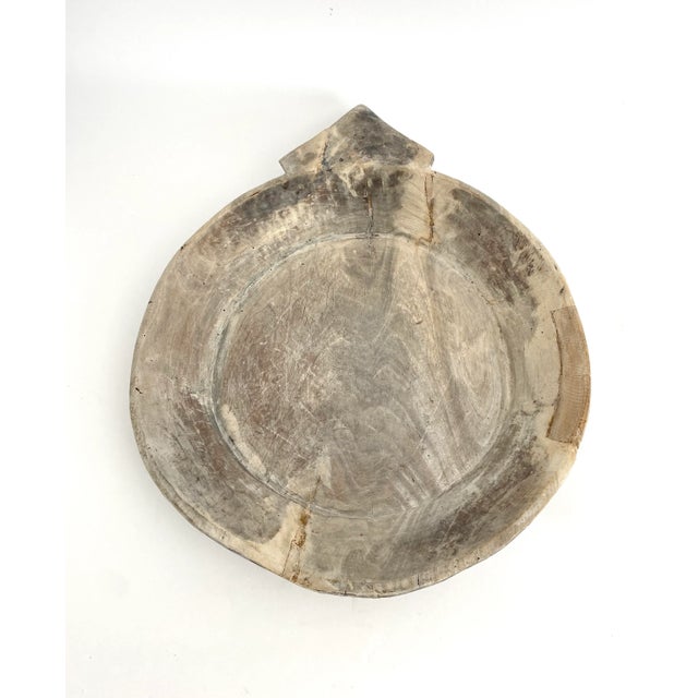 Hand-Carved Wood Parat Bowl For Sale In Los Angeles - Image 6 of 7