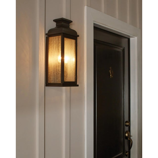 Inspired by distinctive outdoor lanterns commonly found throughout the streets of London, the crowning detail of the...