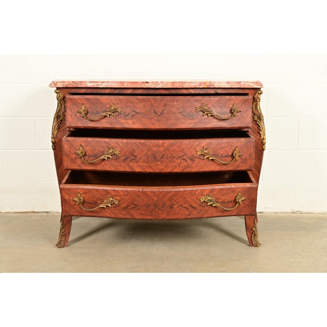 1920s Paul Sormani Style Antique French Provincial Louis XV Kingwood Inlaid Marquetry Marble Top Commode With Mounted Ormolu | Circa 1920s For Sale - Image 5 of 17