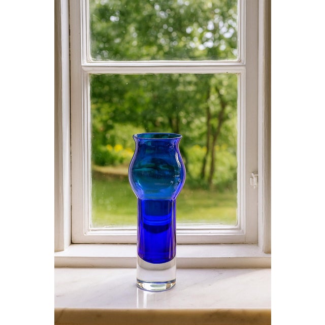 Mid-Century Modern Scandinavian Cobalt Blue Glass Vase from Borgström Åseda, Sweden For Sale - Image 4 of 10