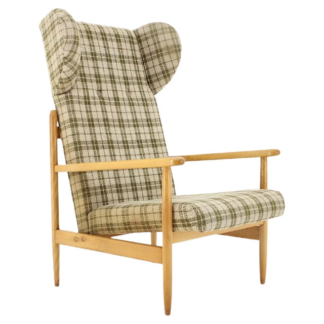 Beech Wing Armchair from ULUV, Czechoslovakia, 1960s For Sale