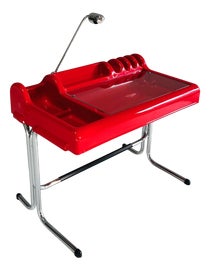 Example of Molteni Desks