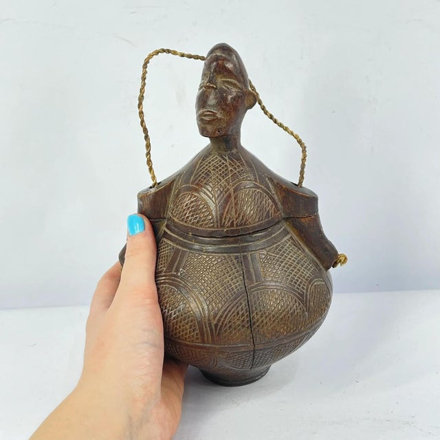 Brown Early 20th Century Kuba Wood Medicine Pot MATTER COLLECTION For Sale - Image 8 of 8