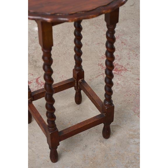 Antique English Round Oak Barley Twist Table With Scalloped Edge For Sale In Charleston - Image 6 of 8