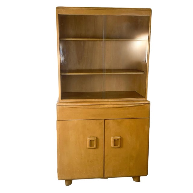 Vintage Heywood-Wakefield Wheat Finish Hutch Cabinet, Mid-Century Modern For Sale - Image 12 of 12