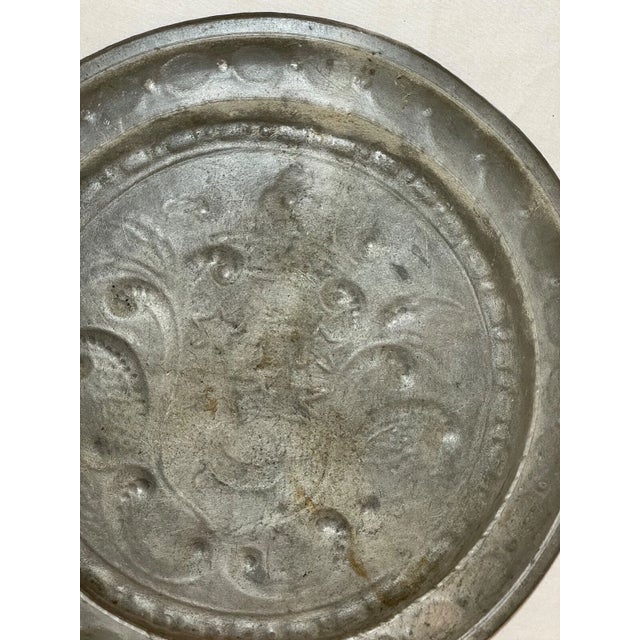 18th Century Antique 18th Century Tooled Engraved Handmade Armorial Pewter Plaque Plate Dish For Sale - Image 5 of 11