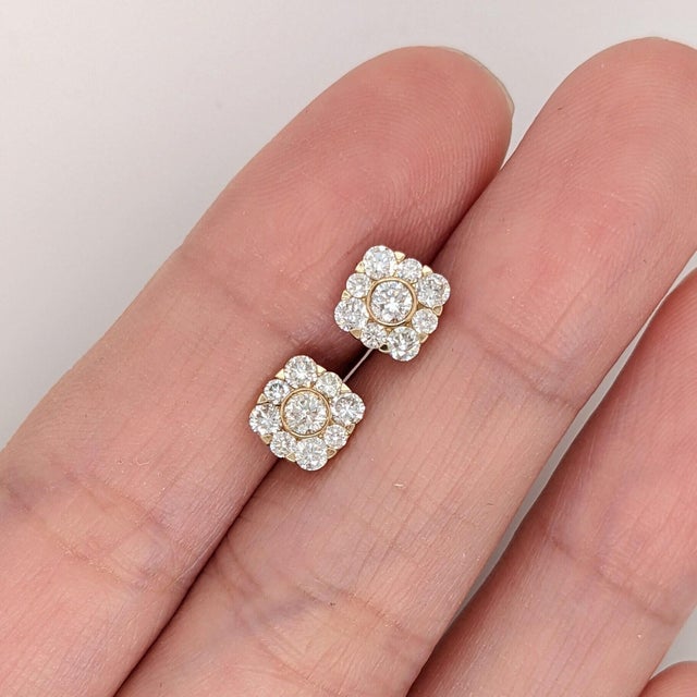 Modern Classic Sparkly Diamond Studs in Solid 14k Gold - Perfect for Daily Wear, A Pair For Sale - Image 3 of 6