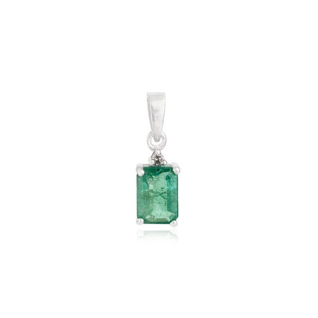 Handcrafted Natural Emerald & Diamond Solitaire Pendant in 925 Silver For Sale - Image 6 of 12
