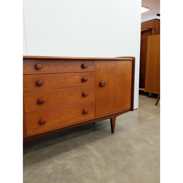 1960s Vintage Mid Century Modern Teak Credenza by A. Younger For Sale - Image 5 of 9