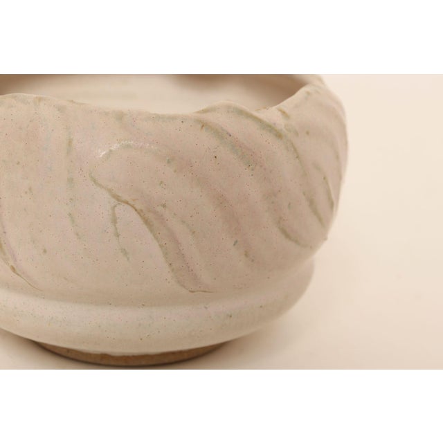 Vintage Pink Matte Glazed Incised Ceramic Vase / Planter by Deanna Nichols For Sale - Image 9 of 15
