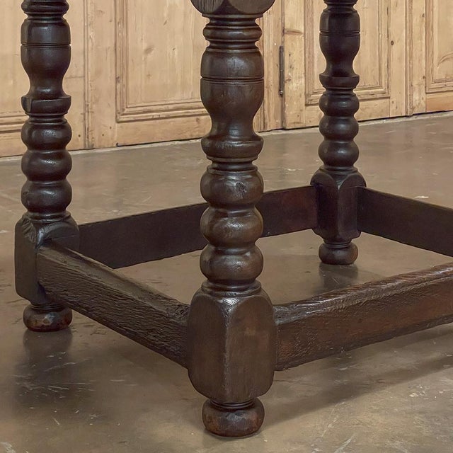 Early 18th Century French Louis XIII Solid Oak End Table For Sale - Image 12 of 18