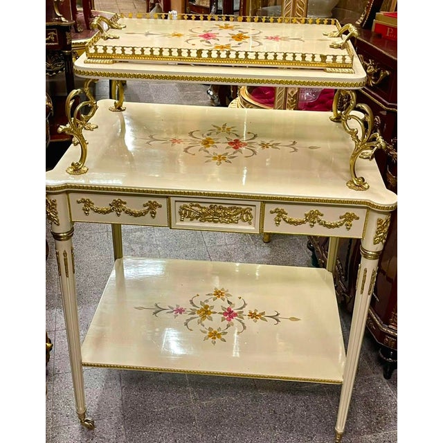 French French-Style White Serving Table – Gold Leaf Details, Floral Inlay & 3-Tier Design For Sale - Image 3 of 4