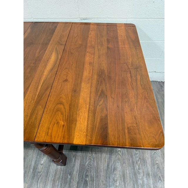 Vintage Early American Colonial Revival Willam & Mary Style Walnut Dining Table For Sale In Kansas City - Image 6 of 14