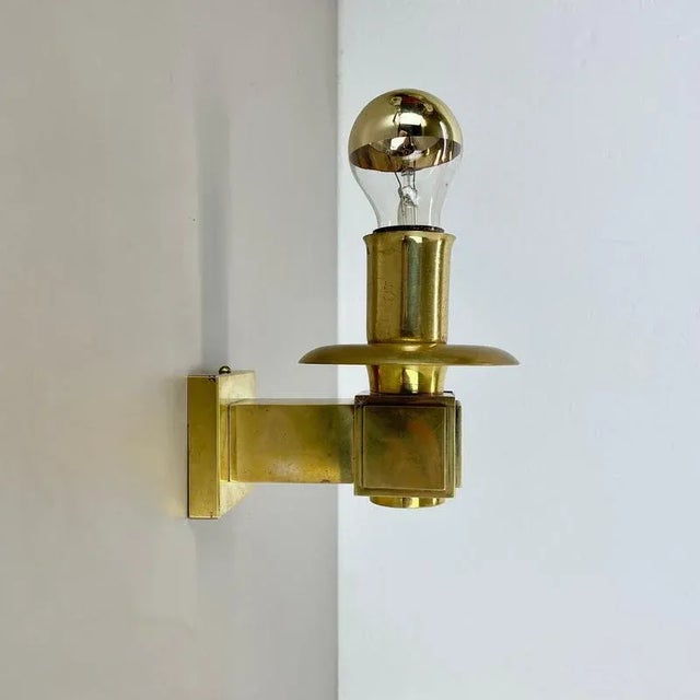 2000 - 2009 Minimalist Brass Theatre Wall Light Sconce in the style of Gio Ponti and Stilnovo, Italy, 1950s For Sale - Image 5 of 18