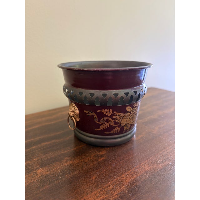 French Country French Neoclassical Burgundy & Gold Tole Cachepot With Brass Lion Heads For Sale - Image 3 of 8