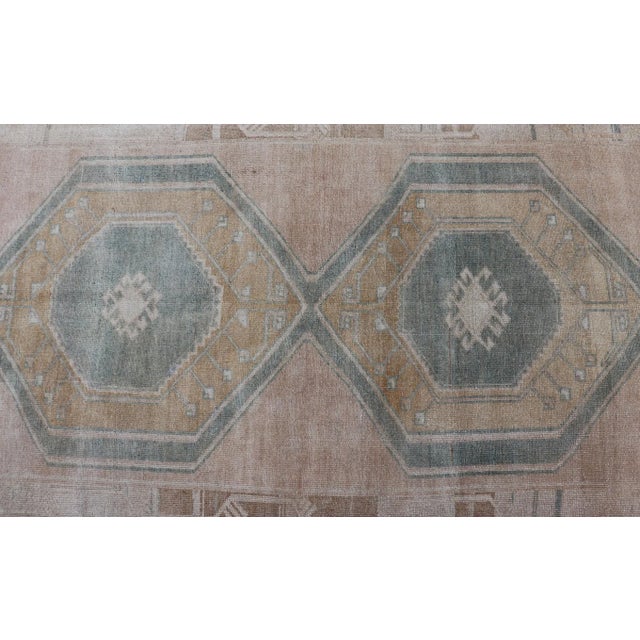 Early 20th Century Turkish Vintage Oushak Runner With Medallions and Soft Pastel Colors 3'6 X 12'6 For Sale - Image 5 of 10
