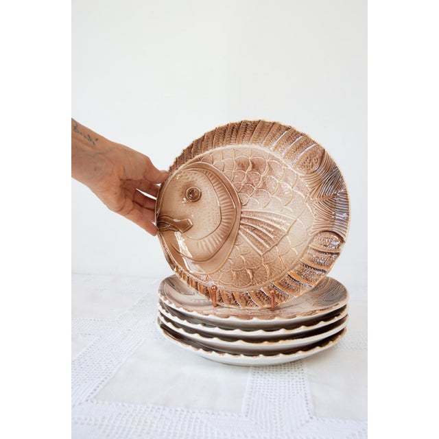 Fish Serving Set with Platter and Plates by Sarreguemines, 1960s, Set of 6 For Sale - Image 6 of 12