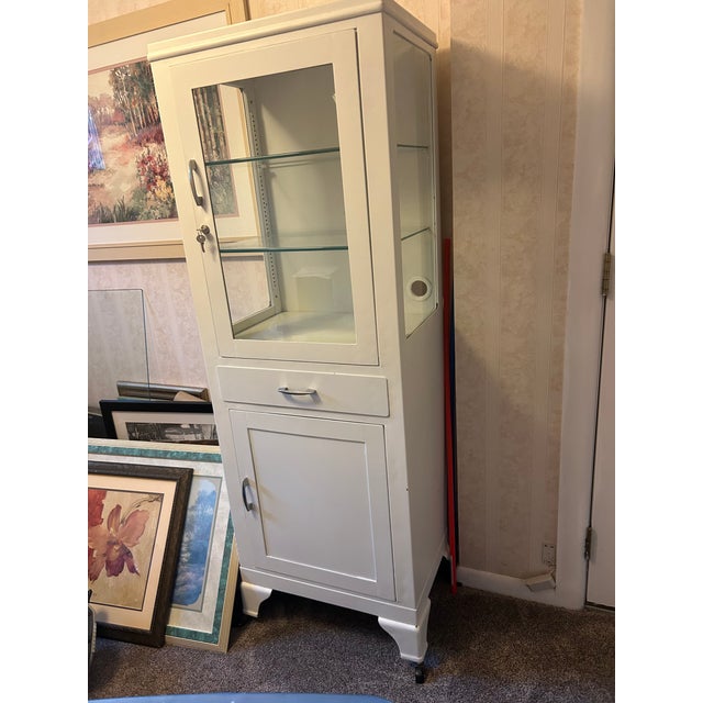 Mid-Century Modern Mid-Century Free Standing Medicine Cabinet For Sale - Image 3 of 3