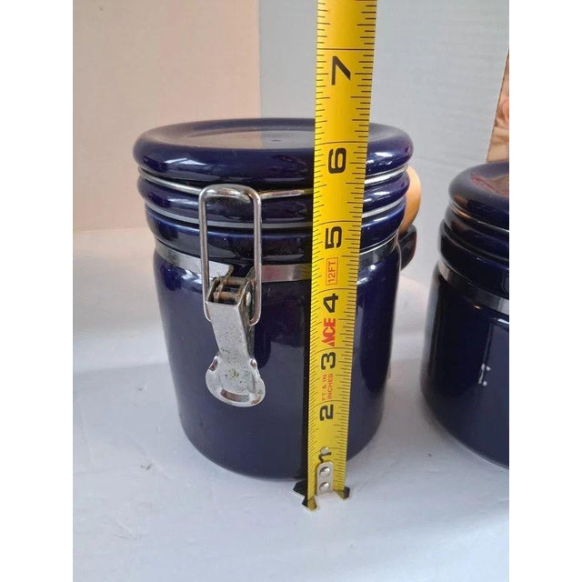 Ceramic VTG Gibson Rounded Cobalt Blue Canister Set W/ Original Wooden Scoops! EUC/Mint For Sale - Image 7 of 10