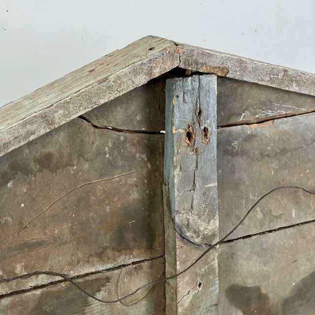 Majestic "Rooms With Bath" Large Vintage Painted Wood Tourist Sign in House Shape For Sale - Image 9 of 10