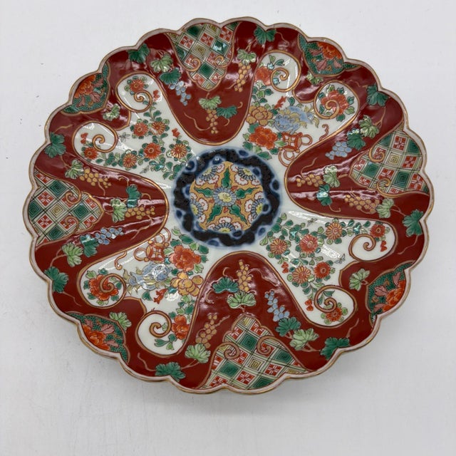 19th Century Japanese Meiji Imari Scalloped Porcelain Cabinet Plate - 8.5" For Sale - Image 13 of 14