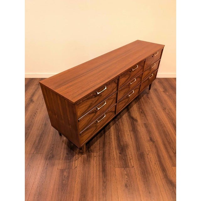 1970s American Walnut 9 Drawer Lowboy Dresser by Broyhill Lenoir For Sale - Image 4 of 9