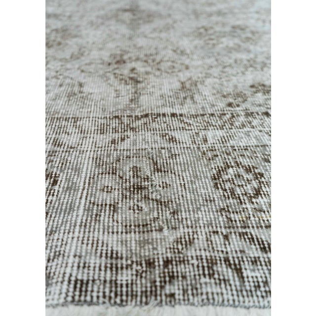 Turkish Turkish Vintage Rug 6'7" x 10'5" #21407 For Sale - Image 3 of 8