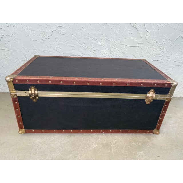Vintage Concourse “Roll It” Wheeled Travel Trunk / Rolling Steamer Chest For Sale In Orlando - Image 6 of 12