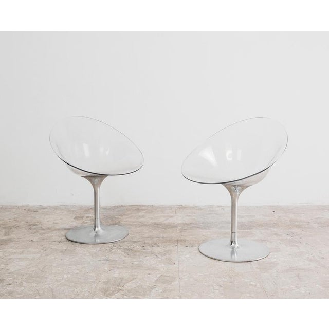 Designed in the 1970s, Eros armchairs are distinguished by their enveloping and futuristic shapes, with an acrylic glass...