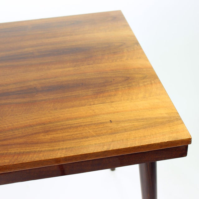1960s Mid-Century Modern Extendable Walnut Dining Table from Mier, Czechoslovakia, 1960s For Sale - Image 5 of 12