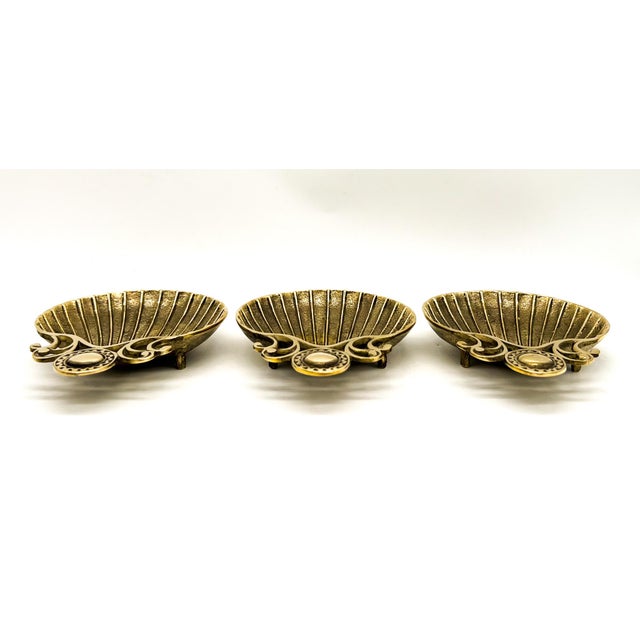 Late 20th Century Set of 3 Vintage Brass Shell Bowls/ Nut or Trinket Dishes – Hollywood Regency / Coastal / Nautical Glam For Sale - Image 5 of 9