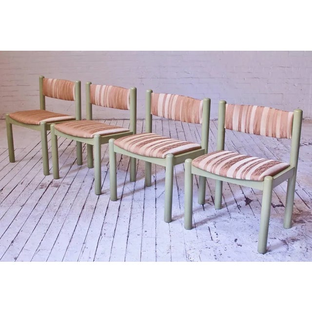 Mid-Century Modern 1960s Vintage Set of 4 Vice Magistretti Chairs in Silk and Glazed Oak For Sale - Image 3 of 6