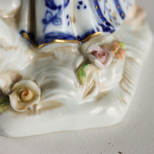 Statuettes from Capodimonte, Set of 2 For Sale - Image 5 of 12
