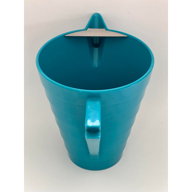 Plastic Vintage Larry Laslo for Towle Turquoise Blue Ice Bucket and Pitcher Set 80s Modern Memphis Barware - a Pair For Sale - Image 7 of 16
