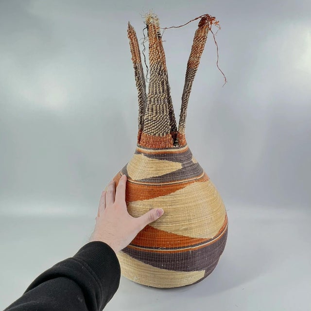 African Early 20th Century Tutsi Basket Rwanda For Sale - Image 3 of 8