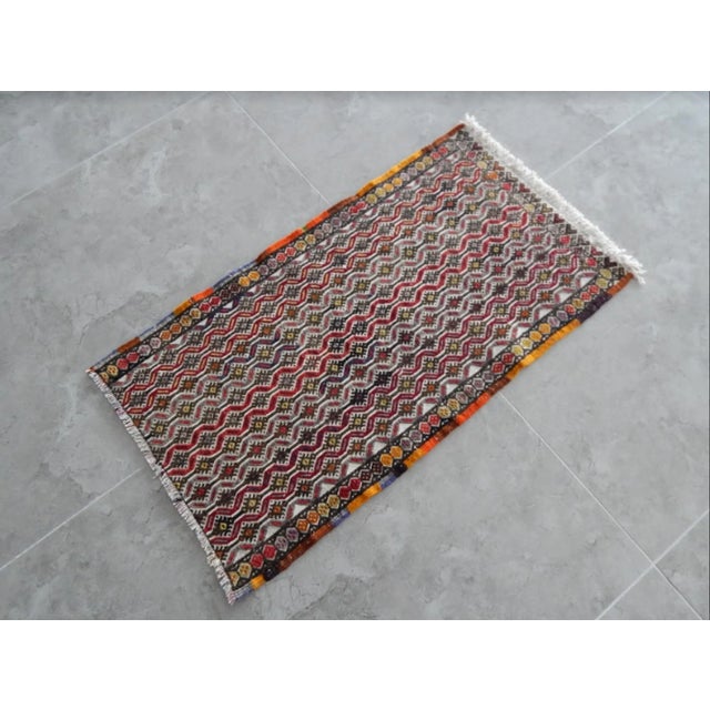 Ruby Red Vintage Turkish Jajim Kilim Rug - 1′6″ × 2′10″ For Sale - Image 8 of 8