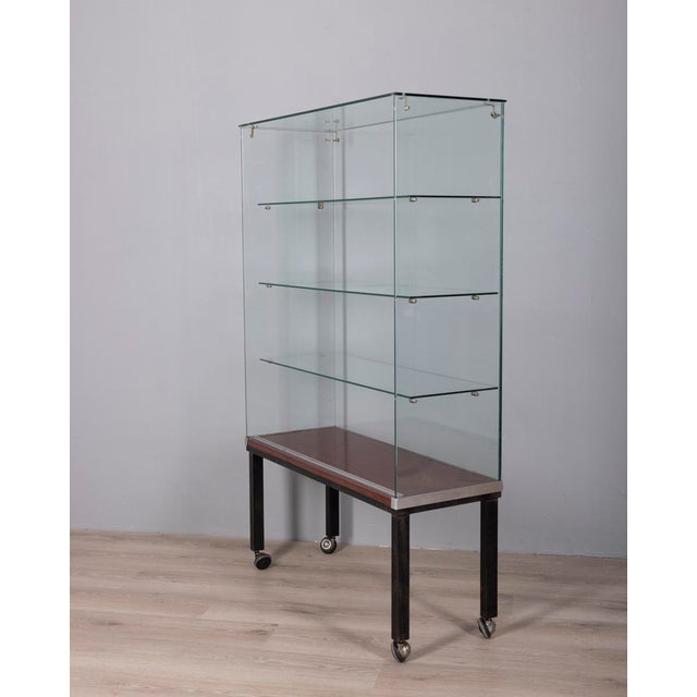 Mid-Century Modern Vintage Display Shelf with Wheels from Goppion Milano, 1970s For Sale - Image 3 of 18