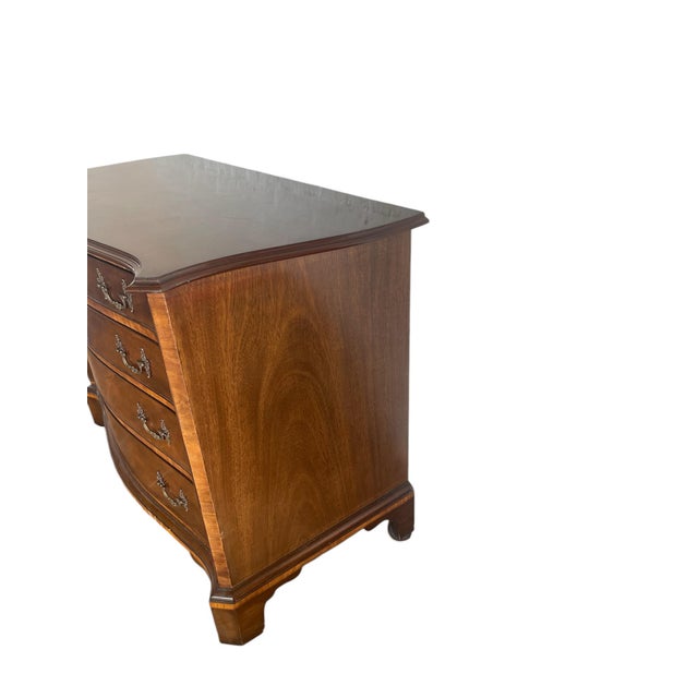 Chippendale 1950s Chippendale Style Serpentine Flame Mahogany Georgian Chest of Drawers Sideboard For Sale - Image 3 of 8
