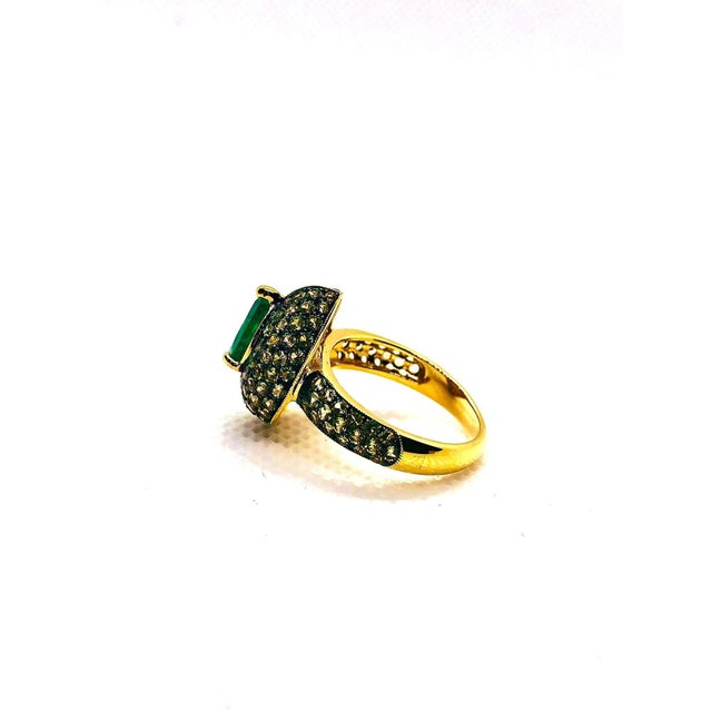 Bochic "Orient" Vintage Emerald & Fancy Yellow Sapphire Ring Set In 18K Gold & Silver, Size 6.5 For Sale In New York - Image 6 of 18