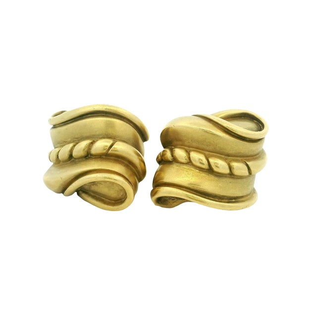 1980s Pair of Barry Kieselstein-Cord 1982 Omega Collection 18k Green Gold Scroll Earrings For Sale - Image 10 of 13